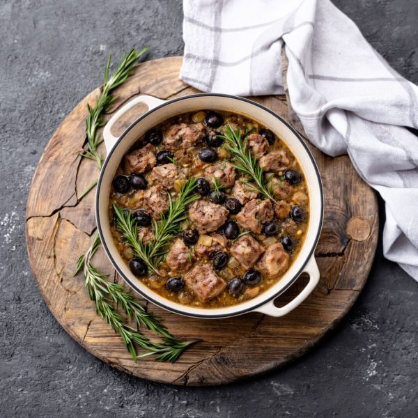 Agneau de Pâques aux olives de Nyons AOP