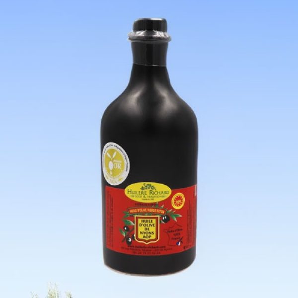 huile-d'olive-de-nyons-aop-médaille-d'or-au-Concours-National-des-Huiles-d’olive-en-Appellation-d’Origine-2024--article-de-blog