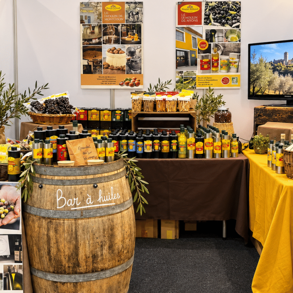 stand_1280x720